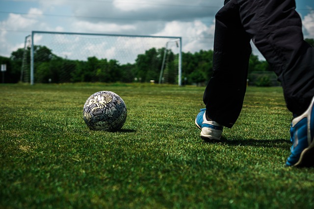 拉什福德晒照庆祝晋级欧冠8强，亚马尔评论：☄.